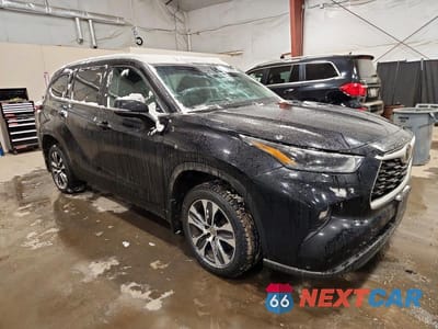 Czwarte zdjęcie samochodu z boku: 2024 TOYOTA HIGHLANDER LE VIN:5TDKDRBH0RS550555 - miniatura