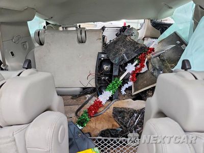 Zdjęcie 10 z 14 samochodu: 2013 CHEVROLET TAHOE C1500 LTZ VIN:1GNSCCE03DR256796 - miniatura