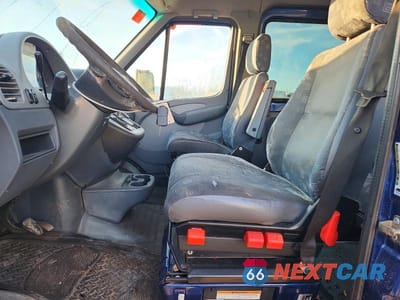 Zdjęcie 7 z 11 samochodu: 2006 DODGE SPRINTER 2500 VIN:WD8PD644665906155 - miniatura