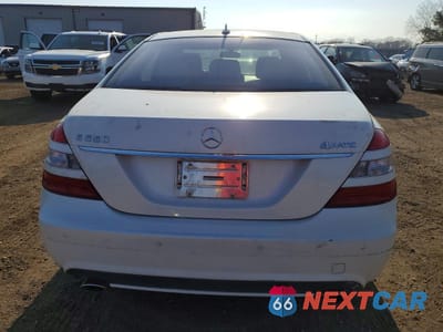 Zdjęcie 6 z 12 samochodu: 2009 MERCEDES-BENZ S 550 4MATIC VIN:WDDNG86X19A258190 - miniatura