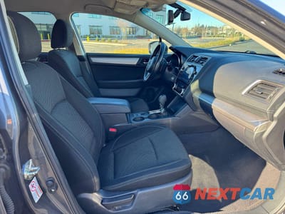 Piąte zdjęcie samochodu w środku: 2018 SUBARU OUTBACK 2.5I PREMIUM VIN:4S4BSAFC0J3335555 - miniatura