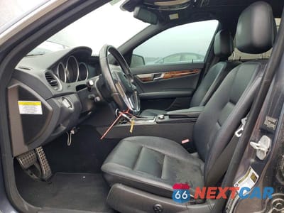 Zdjęcie 7 z 13 samochodu: 2014 MERCEDES-BENZ C 250 VIN:WDDGF4HB1EG222948 - miniatura
