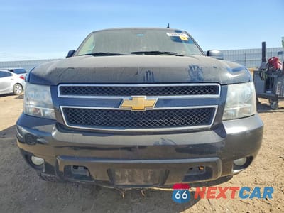 Piąte zdjęcie samochodu w środku: 2013 CHEVROLET SUBURBAN C1500 LT VIN:1GNSCJE0XDR266780 - miniatura