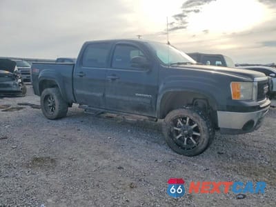 Czwarte zdjęcie samochodu z boku: 2013 GMC SIERRA K1500 SLE VIN:3GTP2VE70DG133189 - miniatura