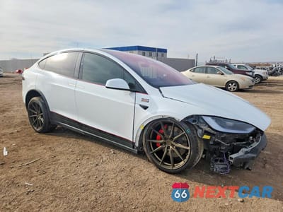 Czwarte zdjęcie samochodu z boku: 2023 TESLA MODEL X VIN:7SAXCBE68PF410297 - miniatura