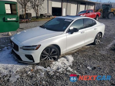 2022 VOLVO S60 B5 MOMENTUM 7JRL12FZ9NG154167 - główne zdjęcie licytacji z USA - miniatura
