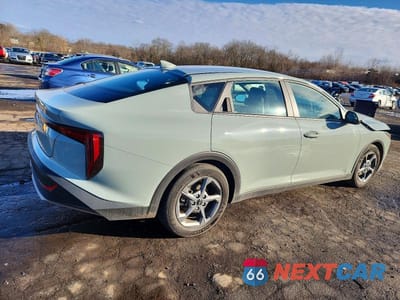 Trzecie zdjęcie samochodu z tyłu: 2025 KIA K4 LXS VIN:3KPFT4DE0SE042418 - miniatura