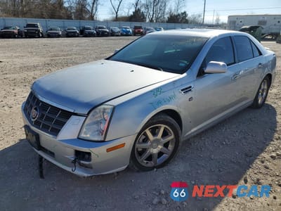 2009 CADILLAC STS 1G6DZ67A690156018 - główne zdjęcie licytacji z USA - miniatura