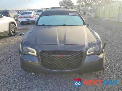 Piąte zdjęcie samochodu w środku: 2023 CHRYSLER 300 S VIN:2C3CCABG0PH585211 - miniatura