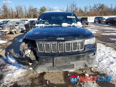 Piąte zdjęcie samochodu w środku: 2019 JEEP GRAND CHEROKEE LAREDO VIN:1C4RJFAGXKC528648 - miniatura