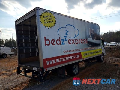 Trzecie zdjęcie samochodu z tyłu: 2022 ISUZU NPR HD VIN:54DC4W1DXNS203247 - miniatura