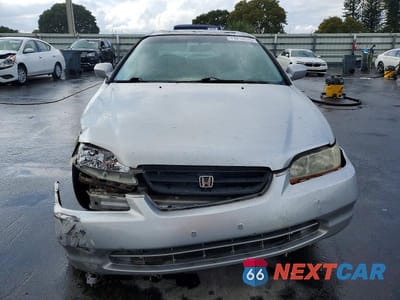 Piąte zdjęcie samochodu w środku: 2000 HONDA ACCORD EX VIN:1HGCG3259YA012738 - miniatura