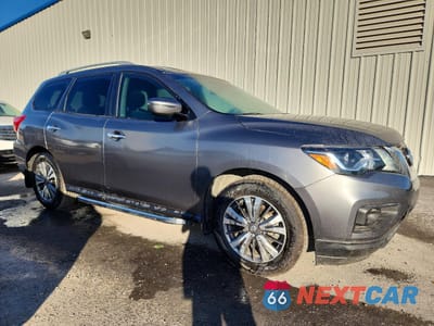 Czwarte zdjęcie samochodu z boku: 2020 NISSAN PATHFINDER SV VIN:5N1DR2BN6LC638862 - miniatura