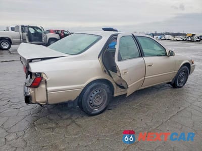 Trzecie zdjęcie samochodu z tyłu: 1998 TOYOTA CAMRY CE VIN:4T1BG22K1WU358672 - miniatura