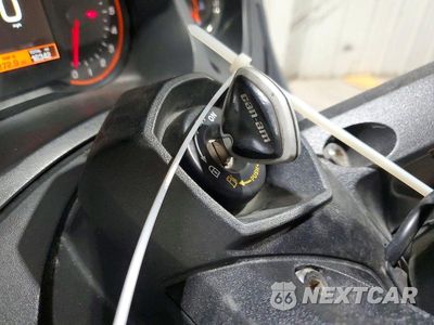 Zdjęcie 8 z 10 samochodu: 2014 CAN-AM SPYDER ROADSTER RT VIN:2BXNBDD15EV004222 - miniatura