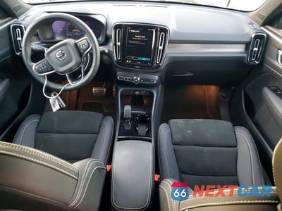 Zdjęcie 8 z 12 samochodu: 2022 VOLVO XC40 P8 RECHARGE PLUS VIN:YV4ED3UR6N2751049 - miniatura