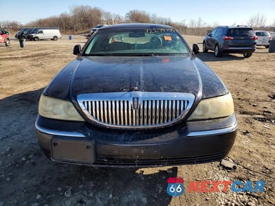 Piąte zdjęcie samochodu w środku: 2007 LINCOLN TOWN CAR SIGNATURE LIMITED VIN:1LNHM82W37Y633686 - miniatura