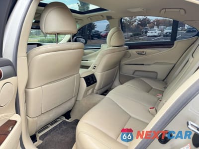 Zdjęcie 14 z 14 samochodu: 2017 LEXUS LS 460 VIN:JTHBL5EF2H5143975 - miniatura