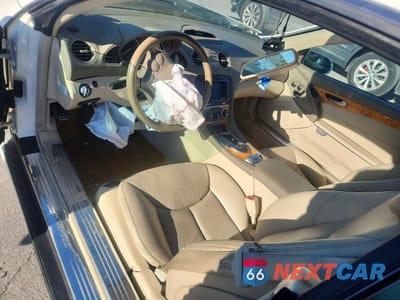 Zdjęcie 8 z 13 samochodu: 2007 MERCEDES-BENZ SL 550 VIN:WDBSK71F37F123215 - miniatura