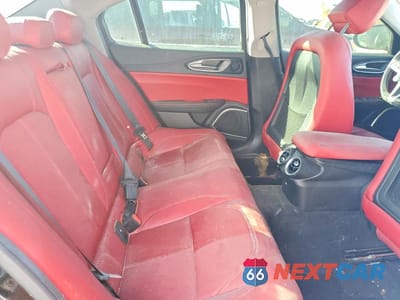 Zdjęcie 10 z 11 samochodu: 2019 ALFA ROMEO GIULIA VIN:ZARFAMAN4K7622772 - miniatura