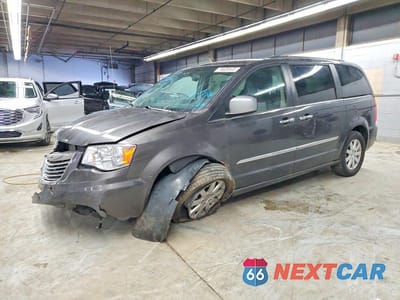 2015 CHRYSLER TOWN & COUNTRY TOURING 2C4RC1BG8FR521240 - główne zdjęcie licytacji z USA - miniatura