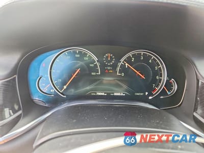Zdjęcie 9 z 12 samochodu: 2017 BMW 740 I VIN:WBA7E2C33HG741003 - miniatura