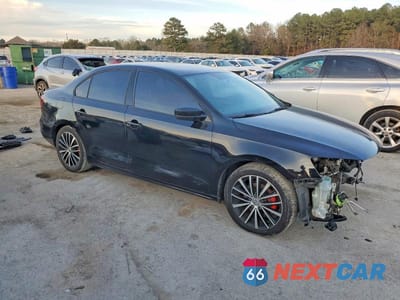 Czwarte zdjęcie samochodu z boku: 2016 VOLKSWAGEN JETTA SPORT VIN:3VWD17AJ4GM288852 - miniatura