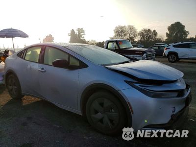 Czwarte zdjęcie samochodu z boku: 2024 TOYOTA PRIUS LE VIN:JTDACAAU2R3015629 - miniatura