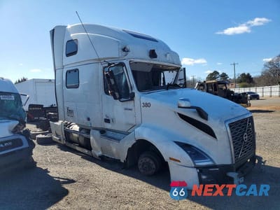 Zdjęcie 10 z 10 samochodu: 2023 VOLVO VNL SEMI TRUCK VIN:4V4NC9EH8PN333080 - miniatura