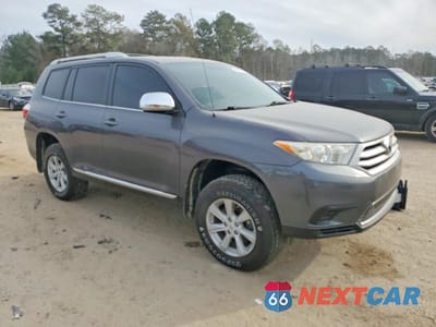 Czwarte zdjęcie samochodu z boku: 2012 TOYOTA HIGHLANDER BASE VIN:5TDBK3EH6CS161537 - miniatura