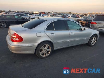 Trzecie zdjęcie samochodu z tyłu: 2006 MERCEDES-BENZ E 350 VIN:WDBUF56J36A908022 - miniatura