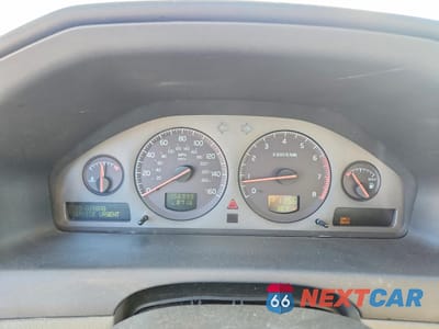 Zdjęcie 9 z 13 samochodu: 2002 VOLVO S60 2.4T VIN:YV1RS58D722178835 - miniatura