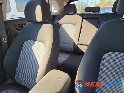 Zdjęcie 10 z 12 samochodu: 2019 HYUNDAI KONA SE VIN:KM8K12AA5KU280448 - miniatura