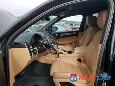 Zdjęcie 7 z 13 samochodu: 2023 PORSCHE CAYENNE BASE VIN:WP1AA2AYXPDA06441 - miniatura