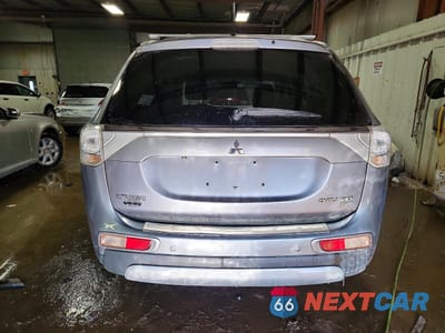 Zdjęcie 6 z 13 samochodu: 2015 MITSUBISHI OUTLANDER GT VIN:JA4JZ4AX0FZ013651 - miniatura