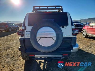 Zdjęcie 6 z 13 samochodu: 2012 TOYOTA FJ CRUISER BASE VIN:JTEBU4BF7CK123823 - miniatura