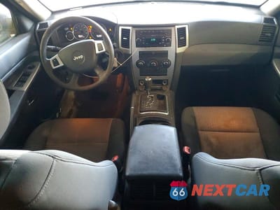 Zdjęcie 8 z 13 samochodu: 2010 JEEP GRAND CHEROKEE LAREDO VIN:1J4PR4GK3AC104530 - miniatura