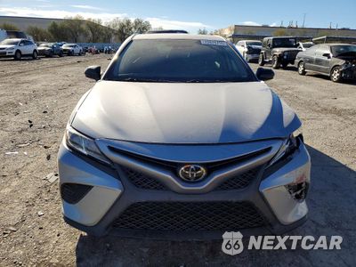 Piąte zdjęcie samochodu w środku: 2020 TOYOTA CAMRY SE VIN:4T1G11AK9LU318063 - miniatura
