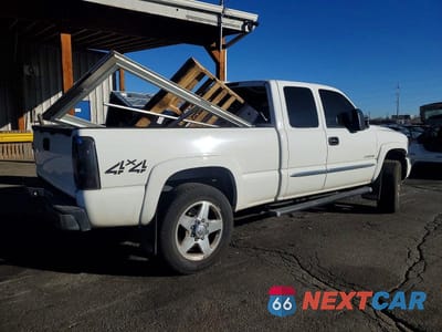 Trzecie zdjęcie samochodu z tyłu: 2004 GMC SIERRA VIN:1GTHK29U74E215916 - miniatura