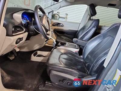 Zdjęcie 7 z 12 samochodu: 2022 CHRYSLER PACIFICA TOURING L VIN:2C4RC1BG9NR114011 - miniatura