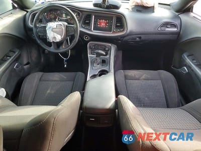 Zdjęcie 8 z 13 samochodu: 2016 DODGE CHALLENGER SXT VIN:2C3CDZAG1GH315675 - miniatura