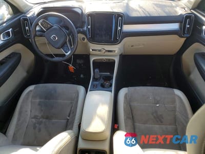 Zdjęcie 8 z 12 samochodu: 2020 VOLVO XC40 T5 MOMENTUM VIN:YV4162UK3L2174421 - miniatura