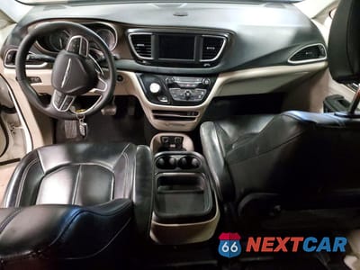 Zdjęcie 8 z 14 samochodu: 2020 CHRYSLER VOYAGER LXI VIN:2C4RC1DG8LR172363 - miniatura