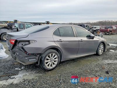 Trzecie zdjęcie samochodu z tyłu: 2018 TOYOTA CAMRY LE VIN:4T1B11HK3JU566144 - miniatura