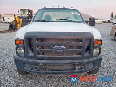Piąte zdjęcie samochodu w środku: 2008 FORD F550 SUPER DUTY TRUCK CAB AND CHASSIS VIN:1FDAF56R68EB78057 - miniatura