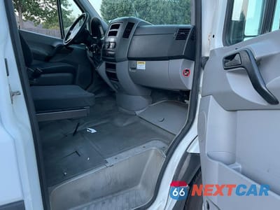Piąte zdjęcie samochodu w środku: 2016 MERCEDES-BENZ SPRINTER 2500 VIN:WD3PE8DD5GP245609 - miniatura