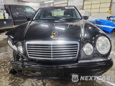 Piąte zdjęcie samochodu w środku: 1999 MERCEDES-BENZ E 320 4MATIC VIN:WDBJF82H3XX019971 - miniatura