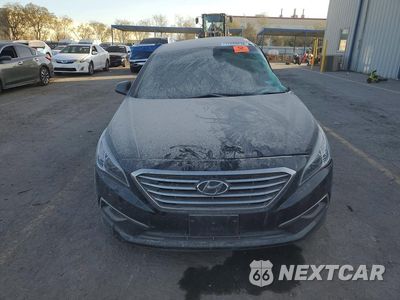 Piąte zdjęcie samochodu w środku: 2017 HYUNDAI SONATA SE VIN:5NPE24AF0HH472319 - miniatura