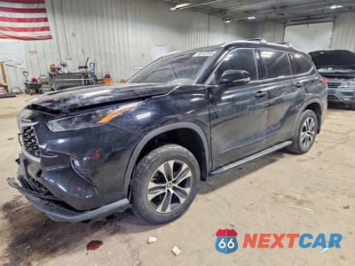 2022 TOYOTA HIGHLANDER XLE 5TDGZRBH0NS193301 - główne zdjęcie licytacji z USA - miniatura