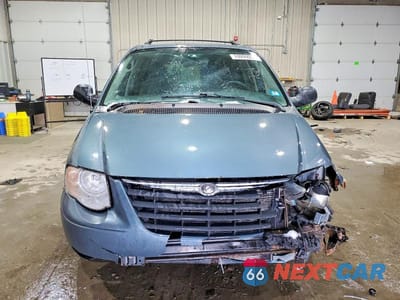 Piąte zdjęcie samochodu w środku: 2005 CHRYSLER TOWN & COUNTRY LX VIN:2C4GP44R75R300917 - miniatura